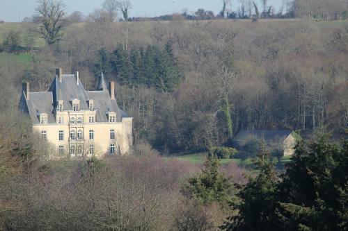 Bed & Breakfast Chateau De La Lucazi�re