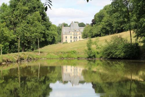 Bed & Breakfast Chateau De La Lucazi�re