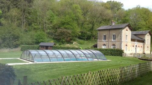 Bed & Breakfast Chateau De La Lucazi�re