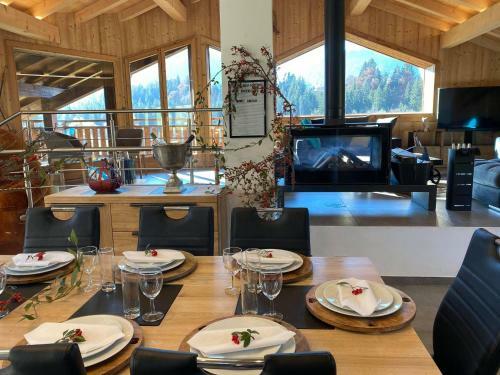 Azal�e, Chalet De Luxe - Propri�t�s Mont Amour