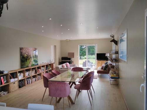 La Villa D � C�t� Marigny, Lac De Chalain