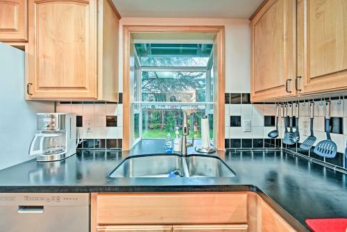 Lively Seattle Area Abode Near Parks And Golf