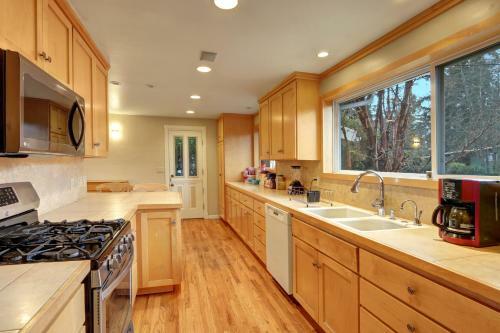 Mercer Island Living