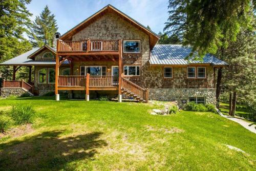 Snowgrass Lodge - River, Mountain Views & Hot Tub