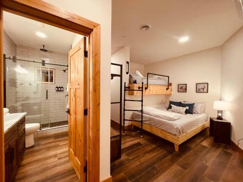 Enchantment Lodges Unit A Sleeps 13