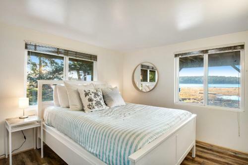Marrowstone Island Beach Cabin
