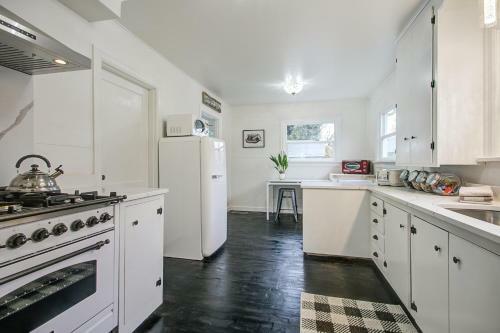 North Bend Downtown Cottage