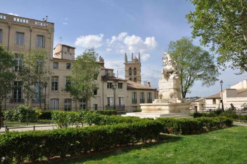 Apartamentos La Canourgue, Appart de Charme Parking Gratuit