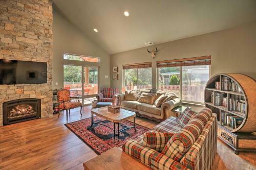 Rustic Cabin Near Mt Rainier Fire Pit And Bbq