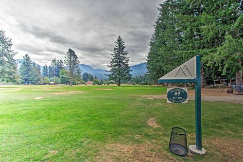 Woodsy Packwood Haven With Golf Course Access!