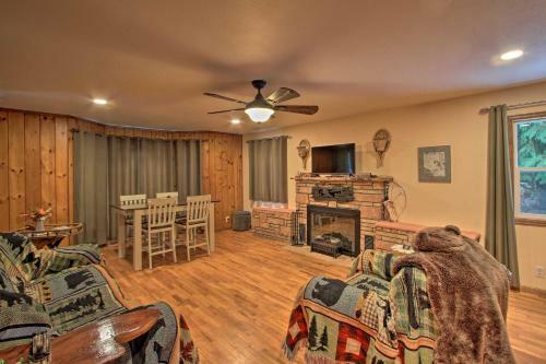 Packwood Getaway With Game Room, Grill And Patio