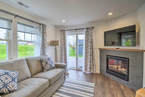 Updated Port Orchard Home, Walk To Waterfront