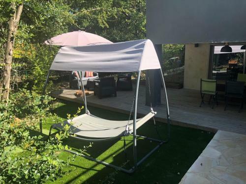 Hostal La Ch�naie