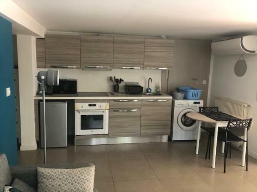 Hostal La Ch�naie