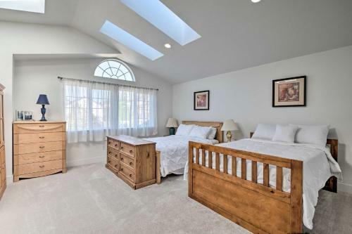 Ideally Located Renton Retreat - Private Yard