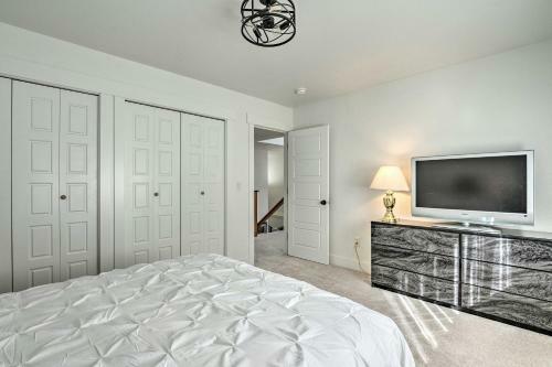 Ideally Located Renton Retreat - Private Yard