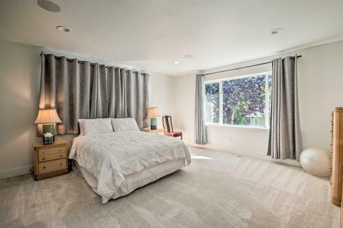 Ideally Located Renton Retreat - Private Yard