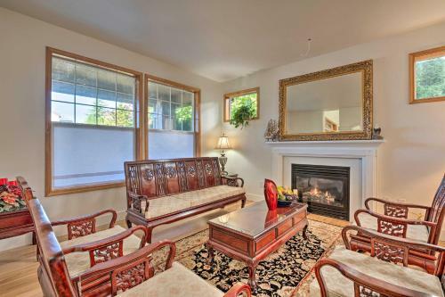 Ideally Located Renton Retreat - Private Yard