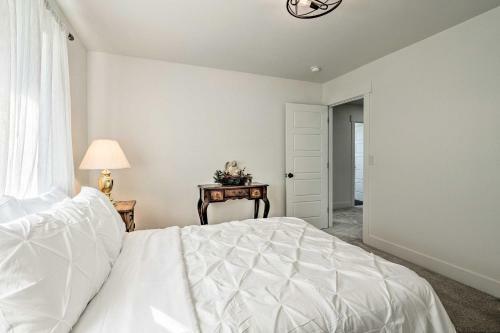 Ideally Located Renton Retreat - Private Yard