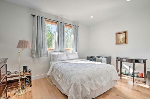 Ideally Located Renton Retreat - Private Yard