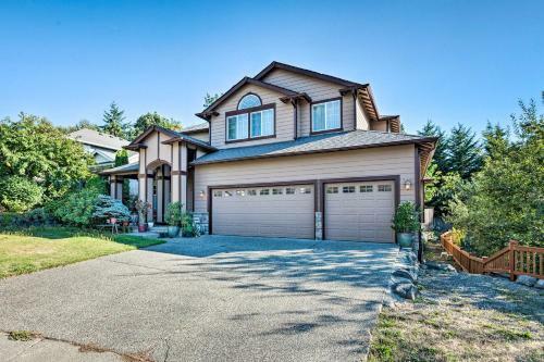 Ideally Located Renton Retreat - Private Yard