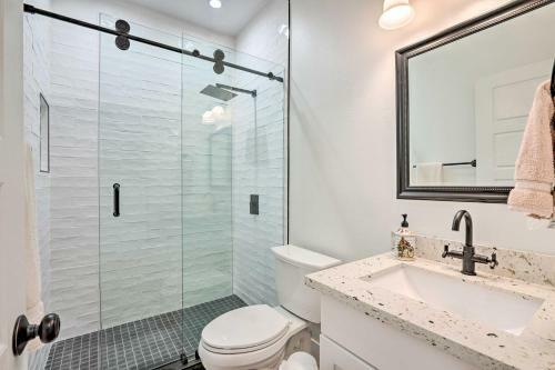 Ideally Located Renton Retreat - Private Yard