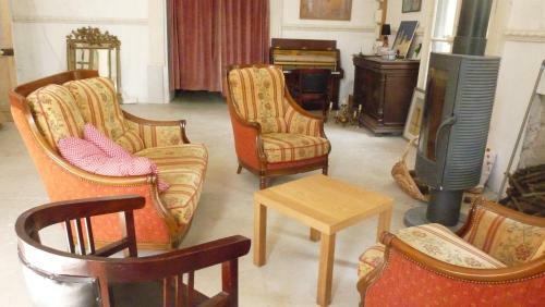 Hostal Chateau La Bouriette