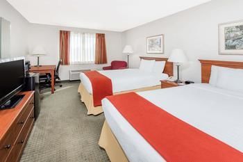 Hotel Baymont Inn And Suites Rolla
