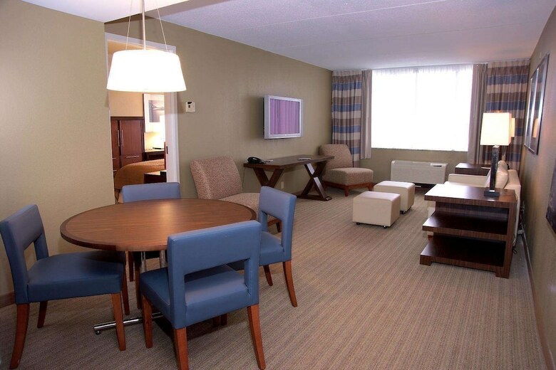 Hotel Doubletree By Hilton St. Louis At Westport