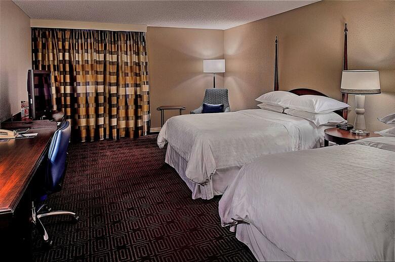 Hotel Sheraton Westport Lakeside Chalet
