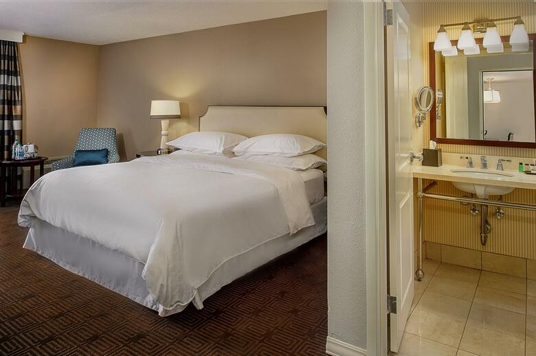 Hotel Sheraton Westport Lakeside Chalet