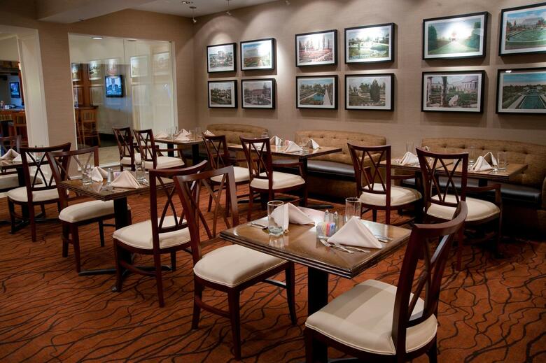 Hotel Sheraton Westport Lakeside Chalet