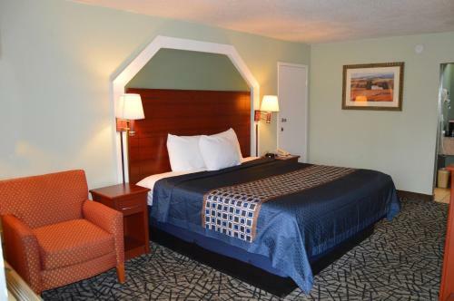 Motel Excellent Inn & Suites