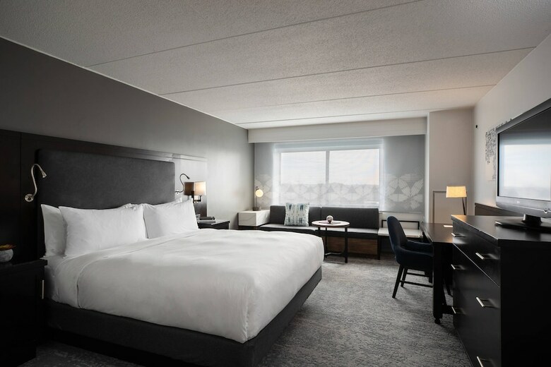 The Baronette Renaissance Detroit-novi Hotel