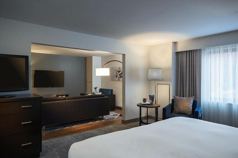 The Baronette Renaissance Detroit-novi Hotel