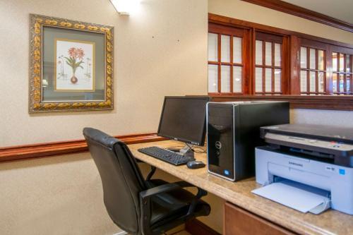 Hotel Baymont Inn & Suites