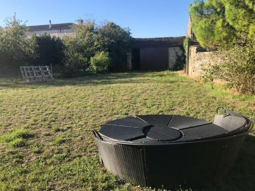 Maison D'une Chambre Avec Jardin Clos Et Wifi A Mouterre Silly