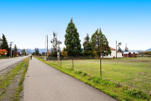 French Country Charm In Sequim