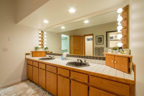 Eye On The Gorge Home