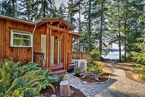 Island Beachcomber Escape With Private Beach!
