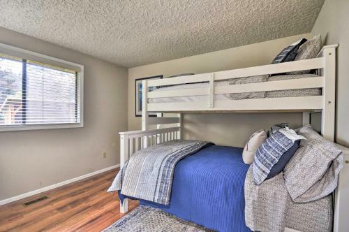 Quiet Vancouver Abode Large Yard And Fire Pit!