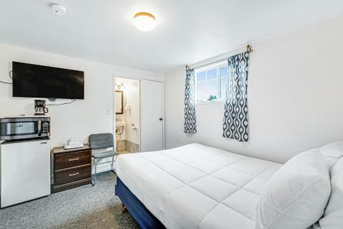 Pacific Motel II
