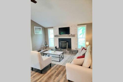 Comfort At The Woods-trendy Cabin