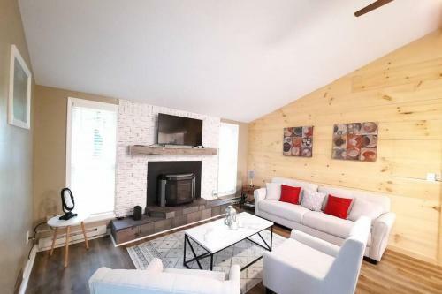 Comfort At The Woods-trendy Cabin