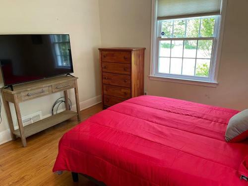 Quaint, Comfy, Close & Convenient