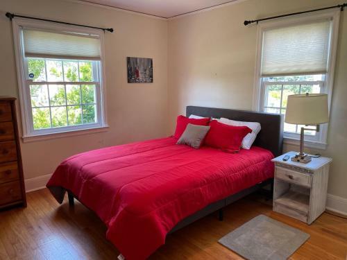 Quaint, Comfy, Close & Convenient