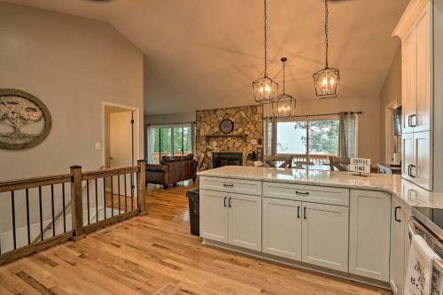 Blue Ridge Acres, Riverfront Home With Deck
