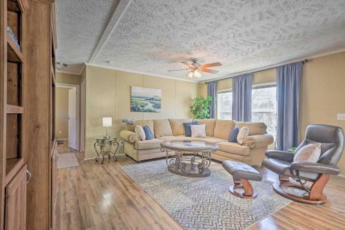 Quiet And Inviting Home With Grill Dogs Welcome!