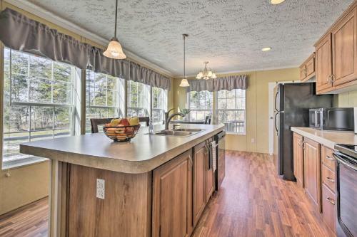Quiet And Inviting Home With Grill Dogs Welcome!