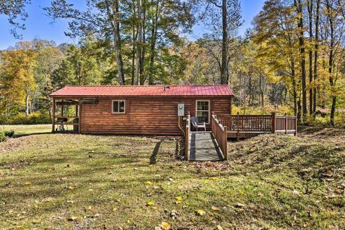 Rural Cabin Hideaway With Fire Pit And Mtn Views!